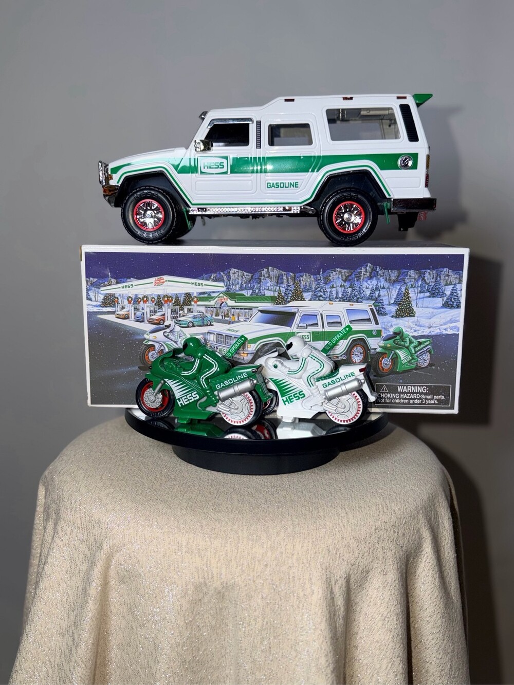 2004 Hess Toy Truck 40th Anniversary Sport Utility Vehicle & Motorcycles